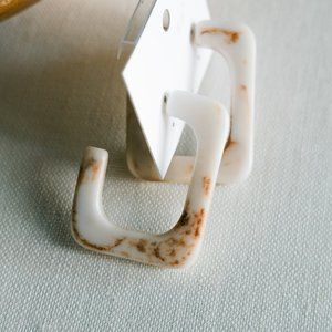 New Resin Earning | white earrings with silver stud